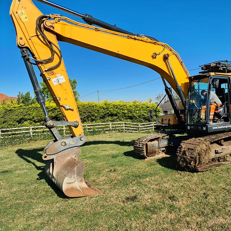 Hyundai menggunakan jenis crawler 220lc-9s